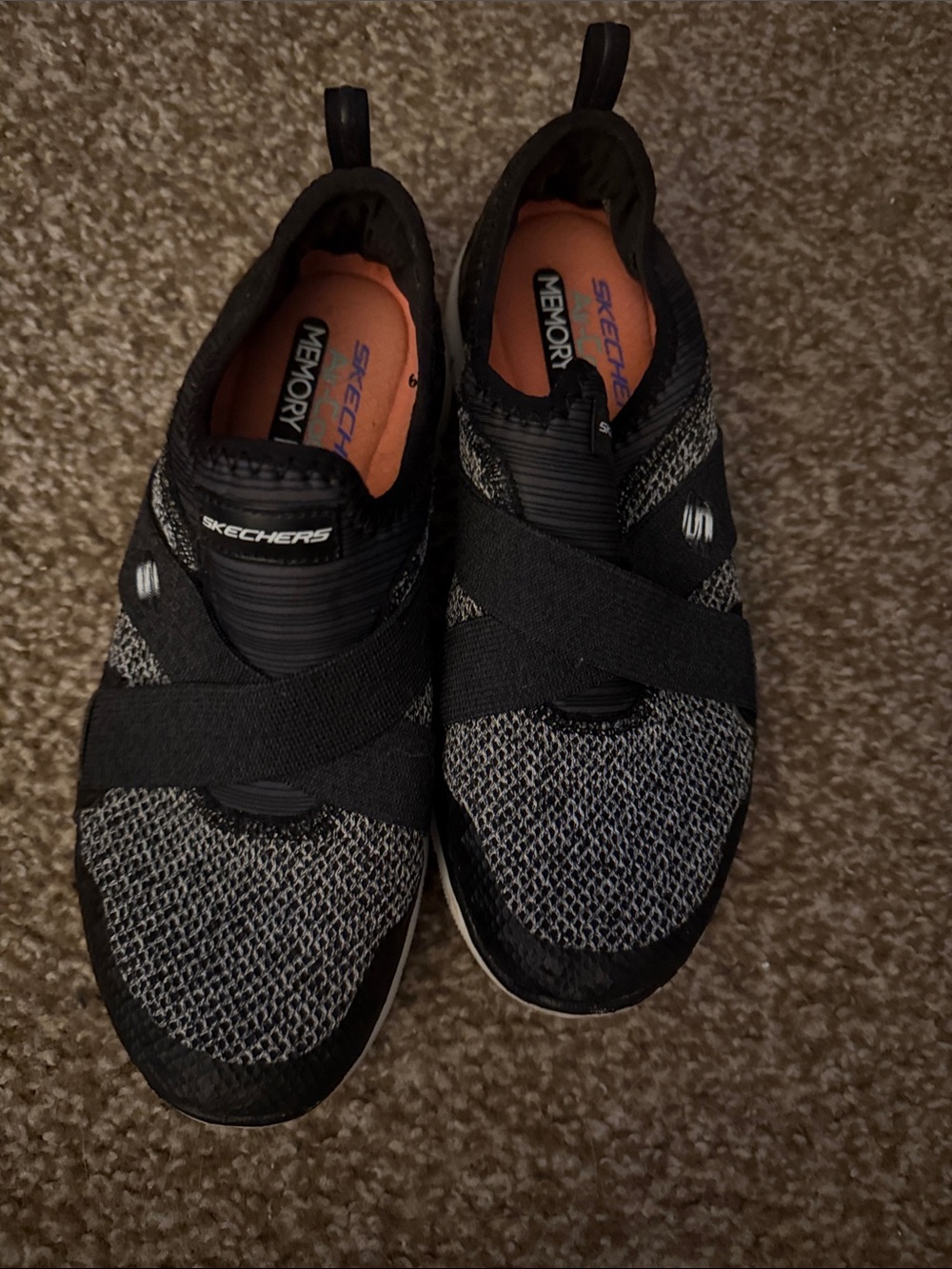 Skechers women’s flex sole 2.0 Black and Gray Slip-On Knit Crossband Sneakers